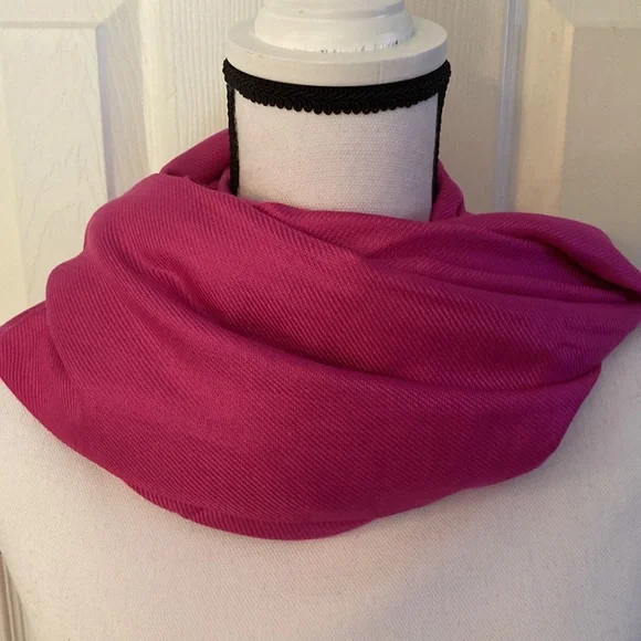 FA Women Pink Scarf - Picture 3 of 3